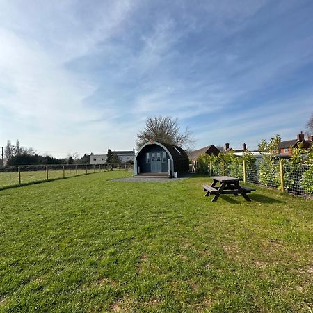 Отель Welly Boot Pod Shenstone Экстерьер фото